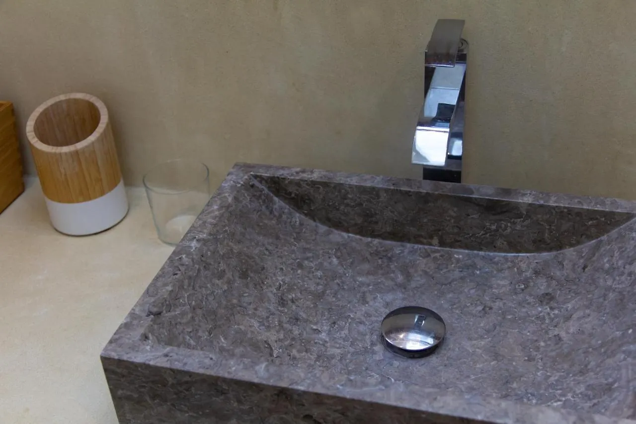 Casa Muro Luxury Villa كالا ساونا